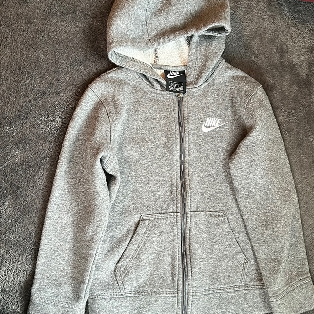 Girls Nike zip up sweater. Size 7 / L